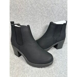 Krush Black Chunky Cleated Heel‎ Chelsea Boots Women's Size 6